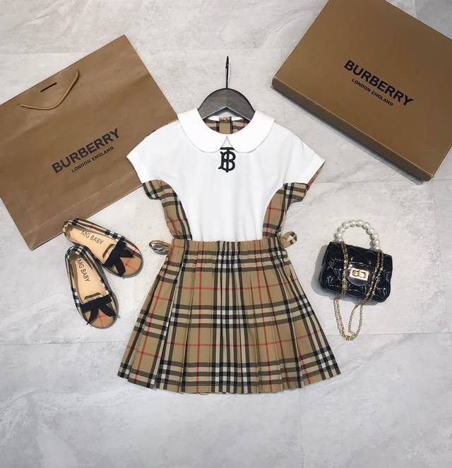 Burberry 巴宝莉，高端童装，女童套裙，100%纯棉面料，对格剪裁，上身舒适又好看，码数：100 110 120 130 140 150 160cm