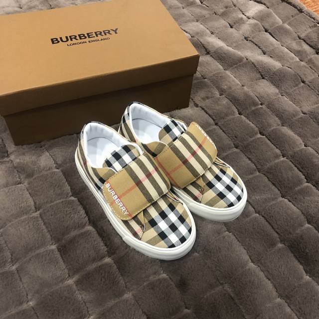 预订4天！ Burberry 巴宝莉，高端童鞋，男女童鞋，经典魔术贴大格子，上脚舒适又好看，码数26 27 28 29 30 31 32 33 34 35