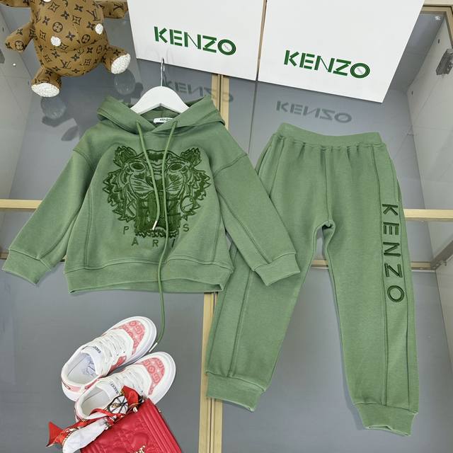 KENZO 高端童装，男女童套装，精美绝伦的刺绣工艺，几十万针刺绣，丰富的刺绣颜色，采用进口奥戴尔纯棉珠地面料，上身舒适又好看，码数：110 120 130 1 - 点击图像关闭