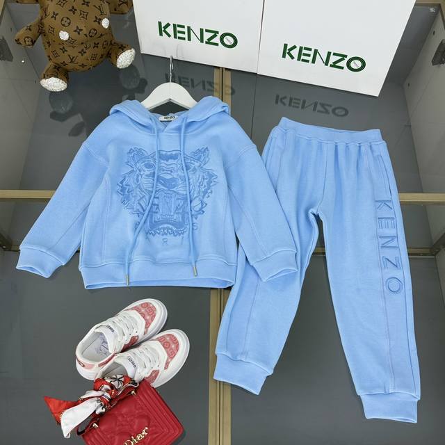 KENZO 高端童装，男女童套装，精美绝伦的刺绣工艺，几十万针刺绣，丰富的刺绣颜色，采用进口奥戴尔纯棉珠地面料，上身舒适又好看，码数：110 120 130 1