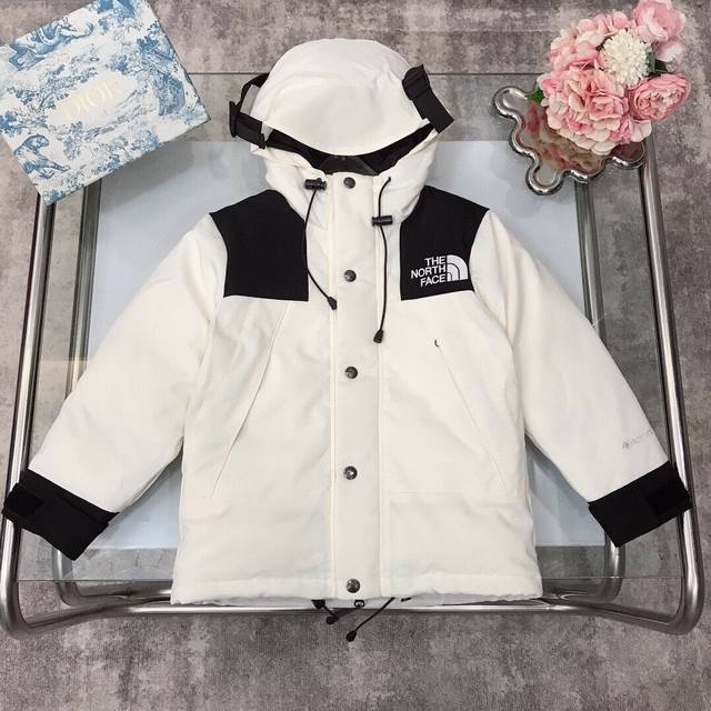 Size：110-120-130-140-150 长期有货 The North Face 北面羽绒服儿童羽绒服 连帽款的直筒设计高科技面料～精致的logo刺绣跟