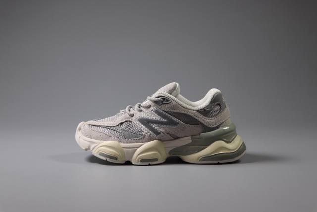 新百伦 New Balance Nb9060童鞋26-37 海外版配色不仅显档次，鞋子也更轻盈时尚大气的外观设计，学生必入的百搭童鞋款