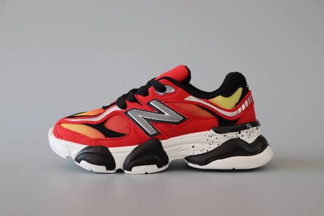 新百伦 New Balance Nb9060童鞋26-37 海外版配色不仅显档次，鞋子也更轻盈时尚大气的外观设计，学生必入的百搭童鞋款