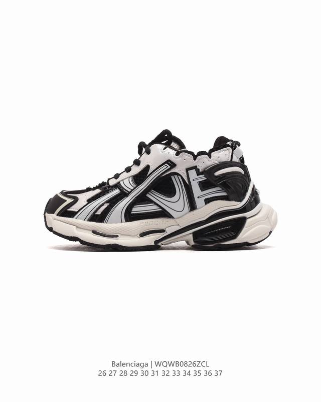 童鞋 新款balenciaga 巴黎世家-Runner 7.0 儿童运动跑步鞋。通过溢胶、做旧、缝线等细节，展示了设计师 Demna 的运动鞋风格，用一双 旧鞋