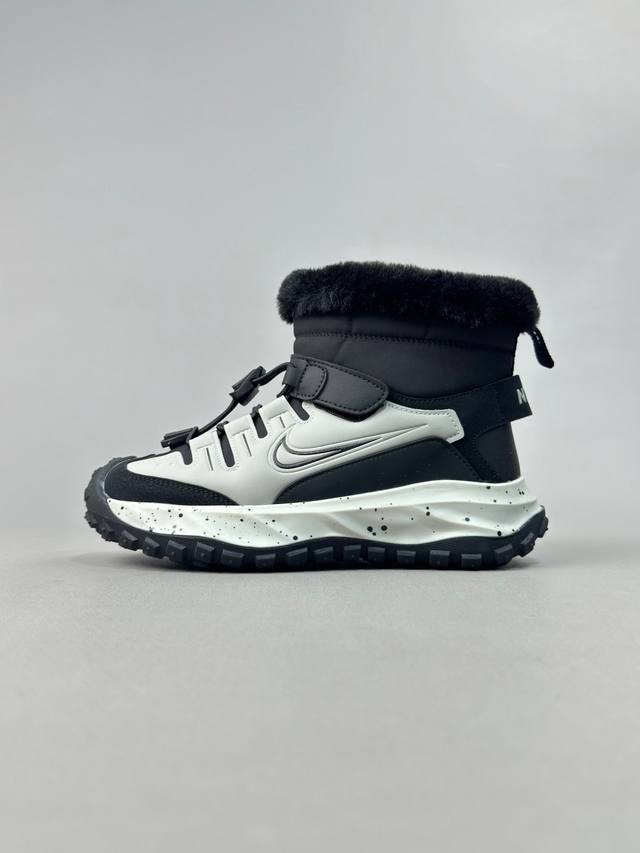 Nike 2024秋冬新品 秋冬必备 内里加绒保暖 时尚休闲雪地靴系列 专供品质 面料采用进口头层皮材质 鞋内里采用毛茸一体内里保暖锁热。外置防滑橡胶大底 魔术