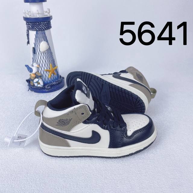 海外专g版乔1童鞋 谁还没有一双a J啊 Aj1童鞋萌娃 Air Jordan 1 Mid 乔丹一代aj1高帮潮流文化篮球板鞋 尺码22-39