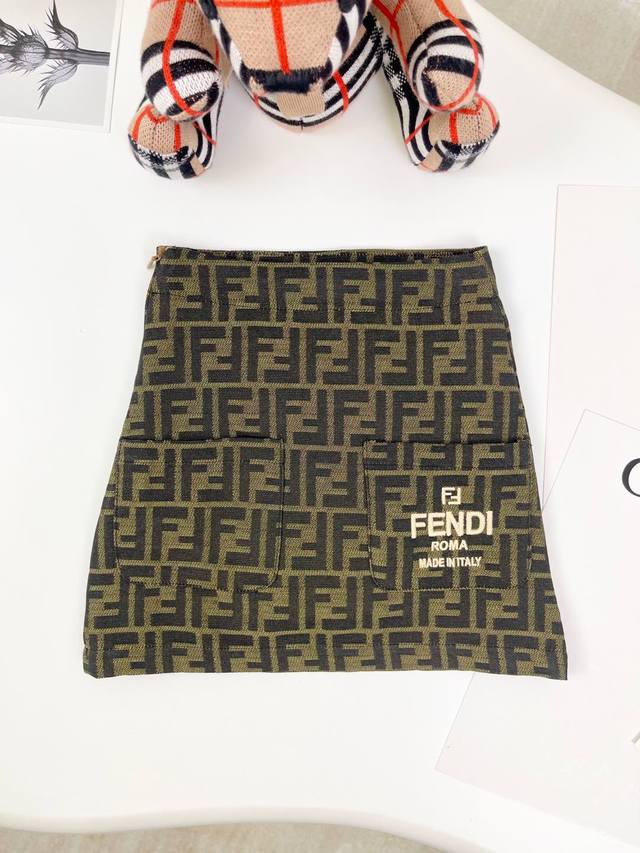 三标齐全 尺码：100-110-120-130-140-150Cm 无折 Fendi 芬迪 2025早春童装新款裙子 提花面料 原版品质 认准高品 - 点击图像关闭