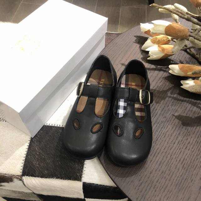 码数 26-35 现货发 上新 25Ss Burberrykinds 巴宝莉 玛丽珍限定系列 女童公主鞋 经典全面印花Logo工艺 上脚超Q. 经典格子纹 黑色