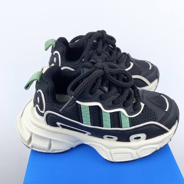 阿迪达斯Ozweego摩登童鞋！！！ Adidas三叶草Ozweego系列网红款儿童休闲越野机能运动跑步鞋 欧洲站最火爆的走秀款厚底老爹鞋户外徒步鞋男女童百搭跑